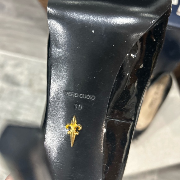 Pour La Victoire Black Patent Leather Heels - Picture 6 of 7